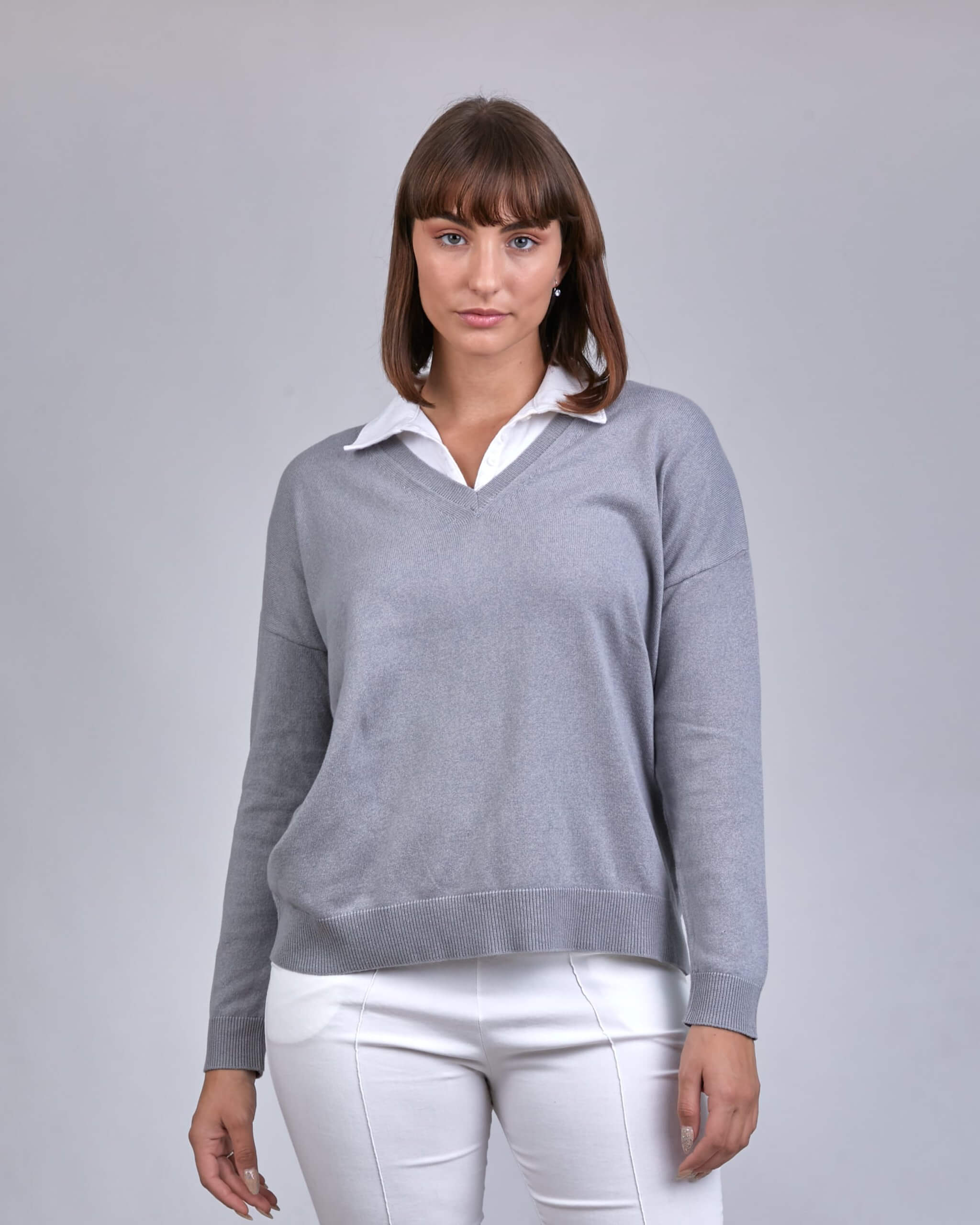 Escote en V Maia / Gris Medio